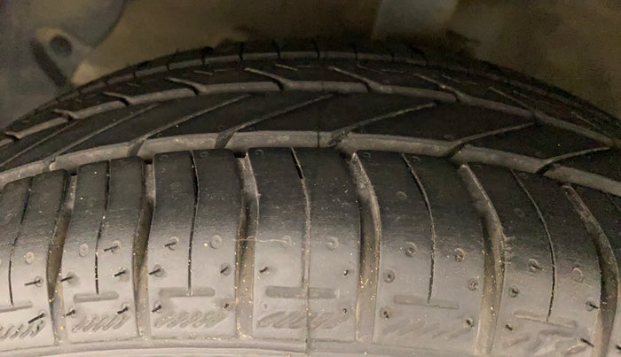 2017 Hyundai Grand i10 SPORTZ AT 1.2 KAPPA VTVT, Petrol, Automatic, 55,891 km, Left Front Tyre Tread