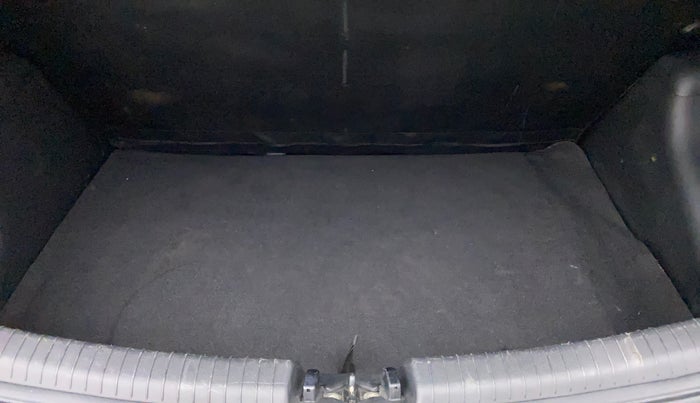 2017 Hyundai Grand i10 SPORTZ AT 1.2 KAPPA VTVT, Petrol, Automatic, 55,891 km, Boot Inside