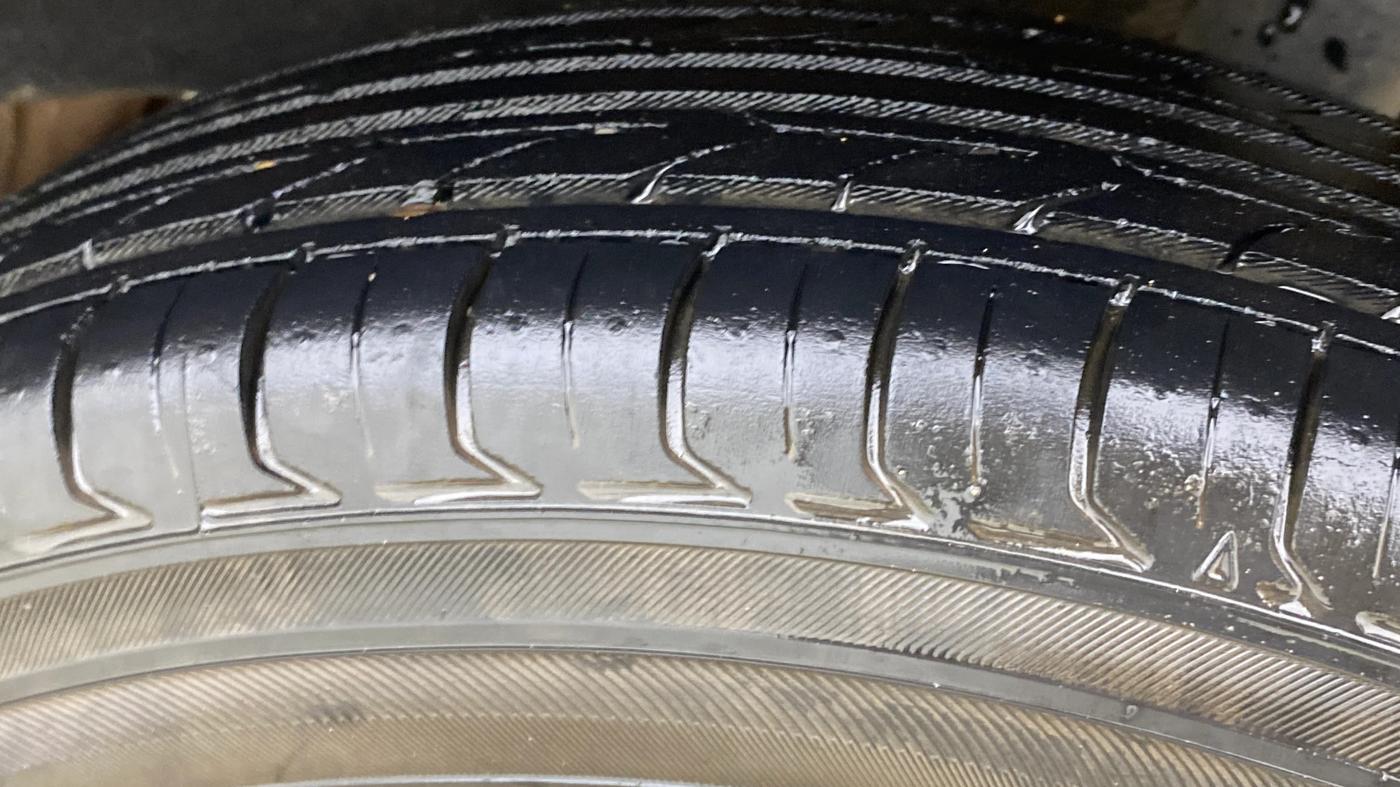 2017 Renault Kwid RXL, Petrol, Manual, 1,02,238 km, Left Rear Tyre Tread