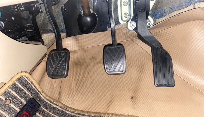 2015 Maruti Ciaz ZDI+ SHVS, Diesel, Manual, 71,978 km, Pedals