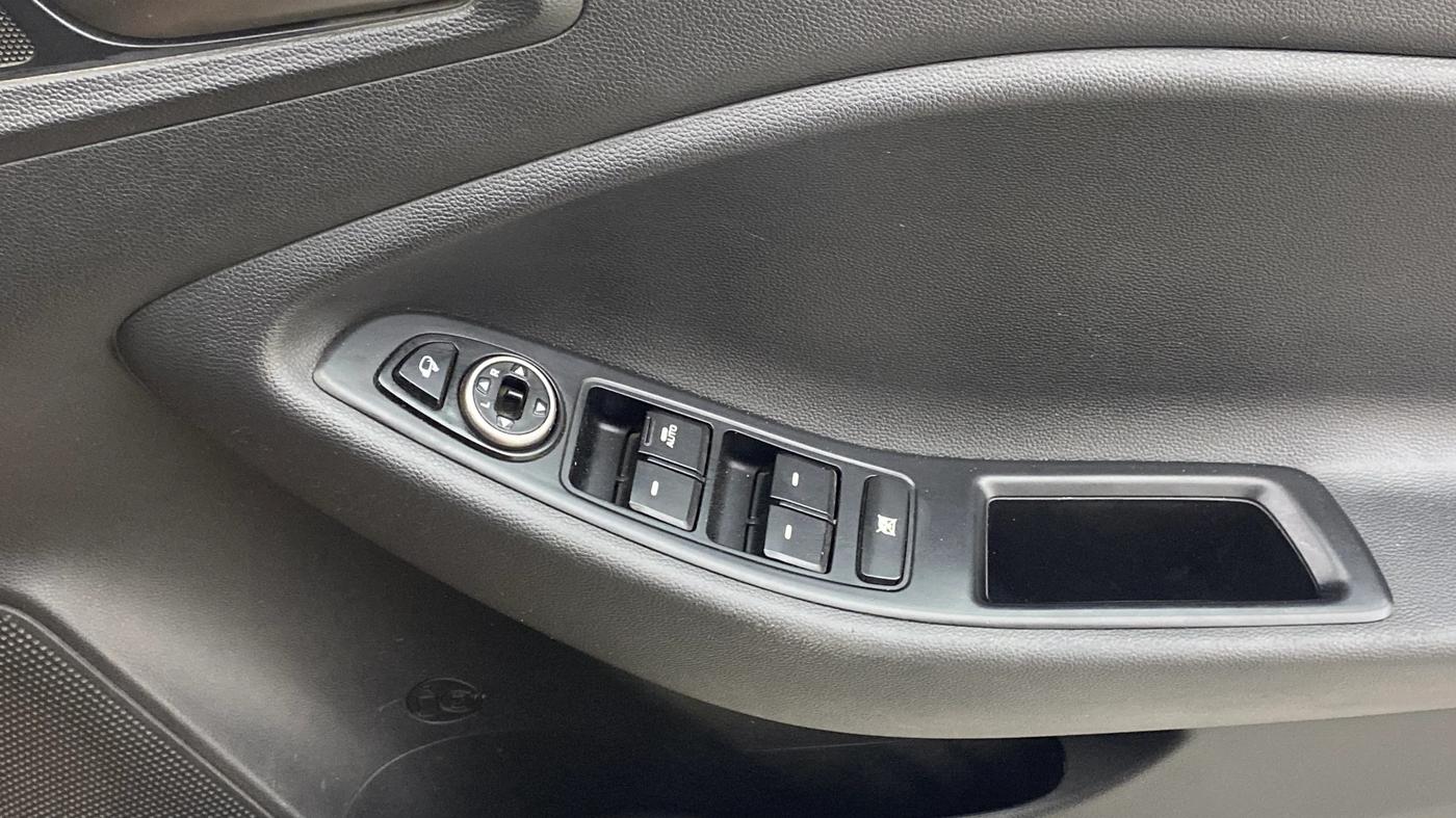 2015 Hyundai i20 Active 1.4 SX, Diesel, Manual, 70,000 km, Driver Side Door Panels Control
