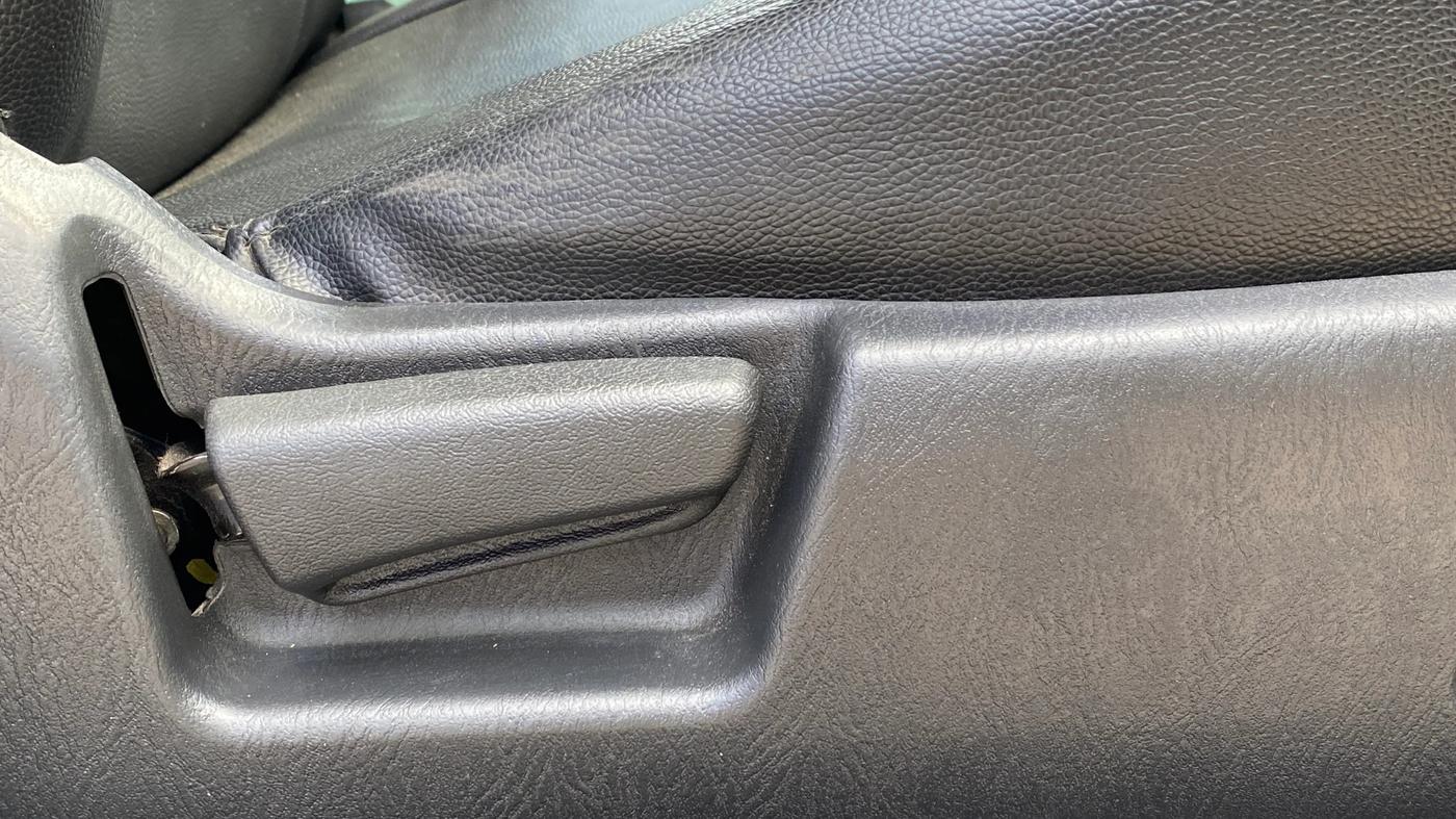 2022 Maruti Alto LXI O, Petrol, Manual, 29,514 km, Driver Side Adjustment Panel