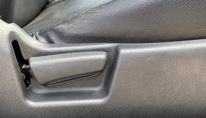 2022 Maruti Alto LXI O, Petrol, Manual, 29,514 km, Driver Side Adjustment Panel