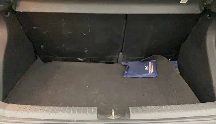 2016 Hyundai Elite i20 ASTA 1.2 (O), Petrol, Manual, 69,350 km, Boot Inside