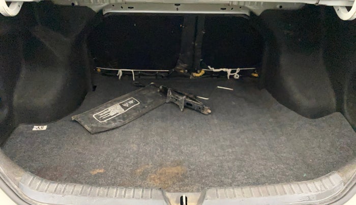 2021 Toyota YARIS G MT, Petrol, Manual, 98,944 km, Boot Inside