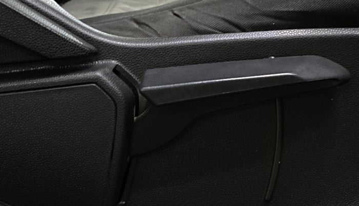 2014 Ford Ecosport TITANIUM 1.0L ECOBOOST, Petrol, Manual, 1,06,819 km, Driver Side Adjustment Panel