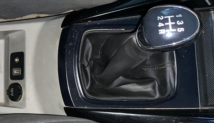 2014 Ford Ecosport TITANIUM 1.0L ECOBOOST, Petrol, Manual, 1,06,819 km, Gear Lever