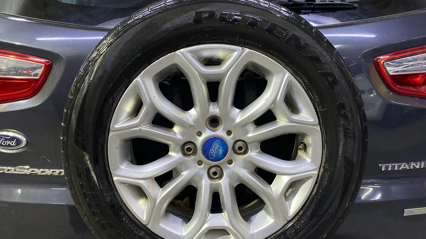 2014 Ford Ecosport TITANIUM 1.0L ECOBOOST, Petrol, Manual, 1,06,831 km, Spare Tyre