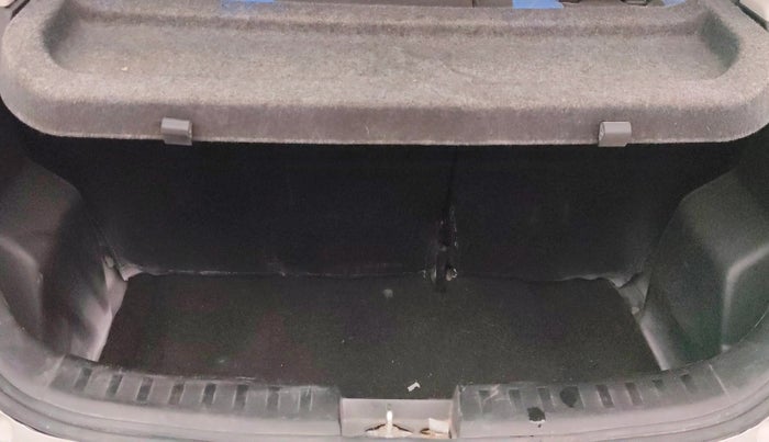 2015 Maruti Swift VXI, Petrol, Manual, 82,011 km, Boot Inside