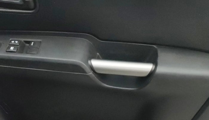 2022 Maruti IGNIS SIGMA 1.2, Petrol, Manual, 12,947 km, Driver Side Door Panels Control