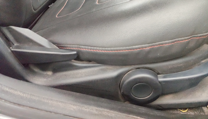 2014 Ford Figo TITANIUM 1.4 DIESEL, Diesel, Manual, 1,00,900 km, Driver Side Adjustment Panel