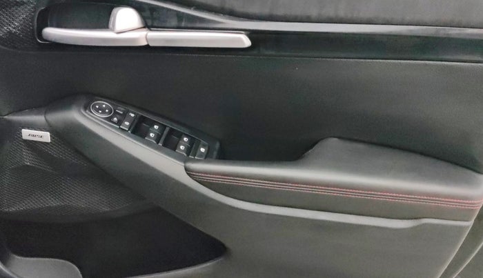 2020 KIA SELTOS GTX PLUS DCT 1.4 PETROL, Petrol, Automatic, 49,912 km, Driver Side Door Panels Control