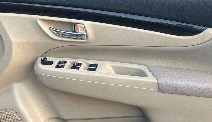 2018 Maruti Ciaz ALPHA  AT 1.4  PETROL, Petrol, Automatic, 98,558 km, Driver Side Door Panels Control
