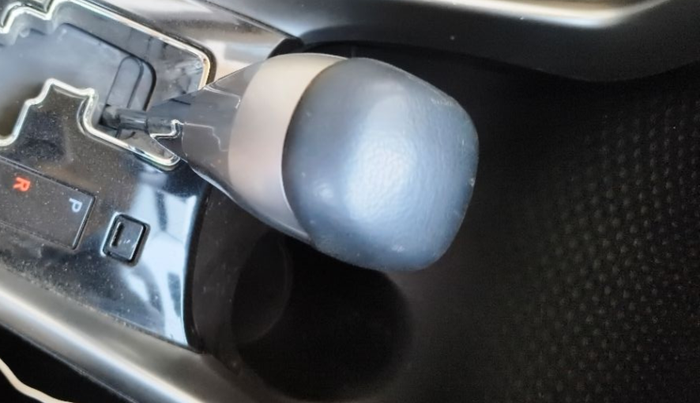 2018 Toyota YARIS VX CVT, Petrol, Automatic, 55,157 km, Gear Lever