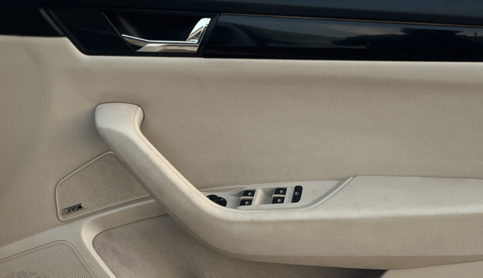 2016 Skoda Superb L&K 1.8 TSI AT, Petrol, Automatic, 90,770 km, Driver Side Door Panels Control