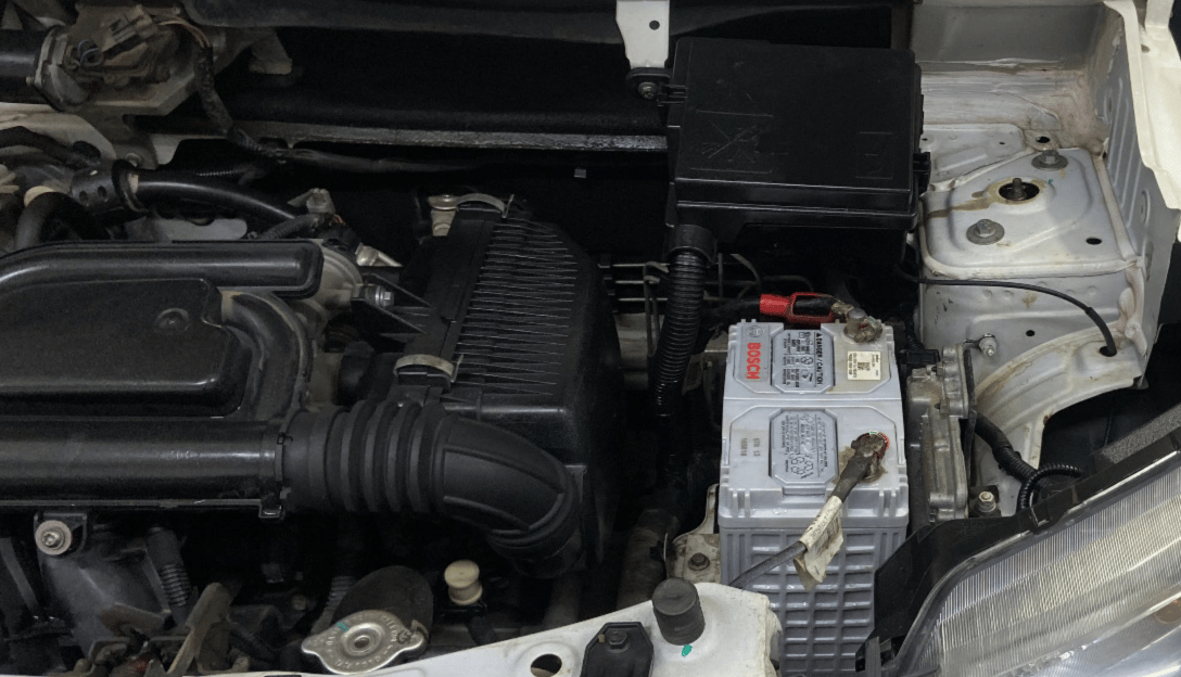 2020 Renault Kwid RXT 1.0 AMT (O), Petrol, Automatic, 33,175 km, Engine View - Left