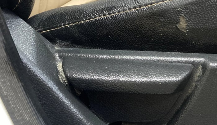 2015 Hyundai Eon ERA +, Petrol, Manual, 25,241 km, Driver Side Adjustment Panel