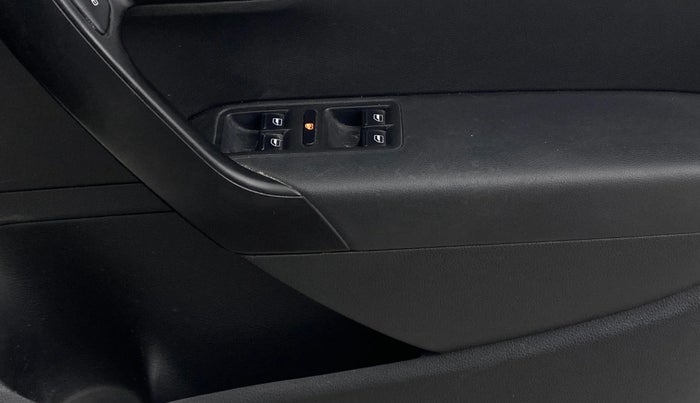 2017 Volkswagen Ameo COMFORTLINE 1.2L, Petrol, Manual, 57,495 km, Driver Side Door Panels Control