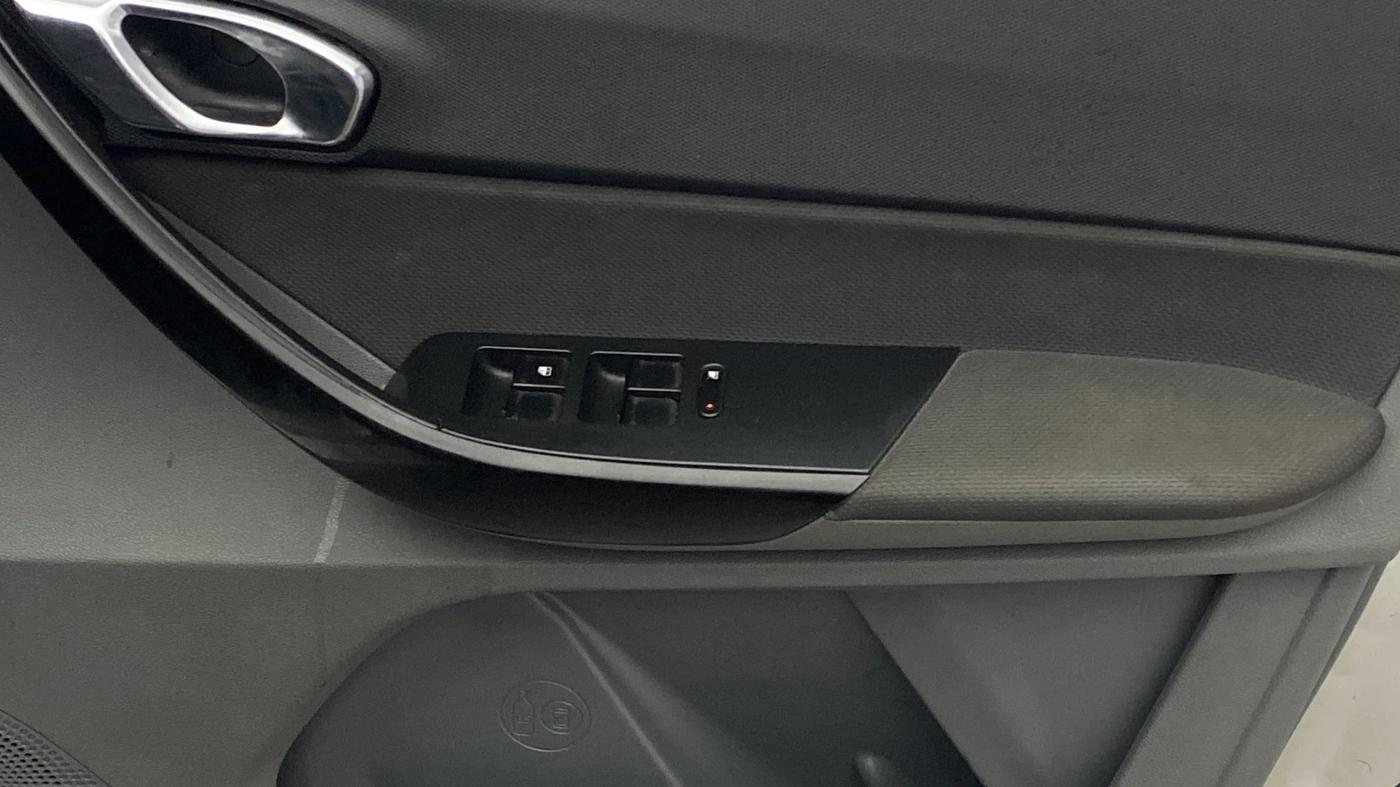 2018 Tata TIGOR XZA PETROL, Petrol, Automatic, 1,03,546 km, Driver Side Door Panels Control