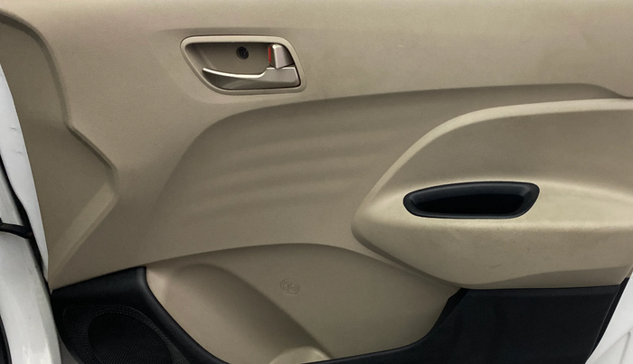 2019 Hyundai NEW SANTRO MAGNA, Petrol, Manual, 14,351 km, Driver Side Door Panels Control