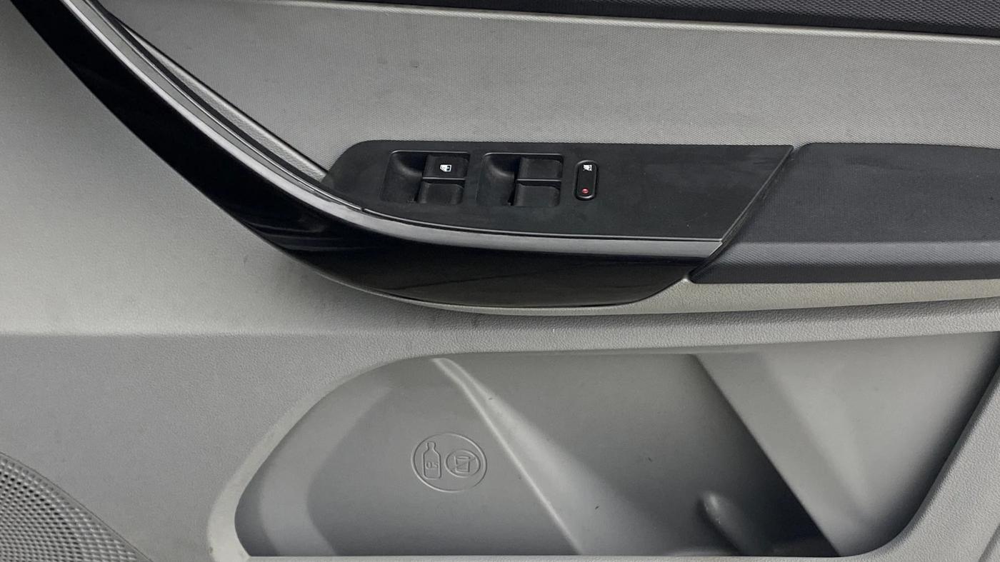 2020 Tata Tiago XT PETROL, Petrol, Manual, 66,172 km, Driver Side Door Panels Control