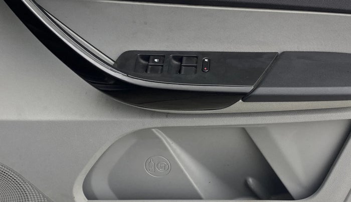 2020 Tata Tiago XT PETROL, Petrol, Manual, 66,172 km, Driver Side Door Panels Control