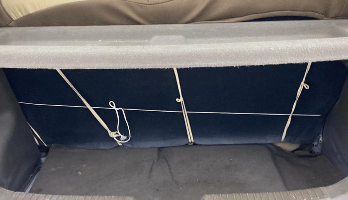 2016 Hyundai i10 SPORTZ 1.1, Petrol, Manual, 39,855 km, Boot Inside