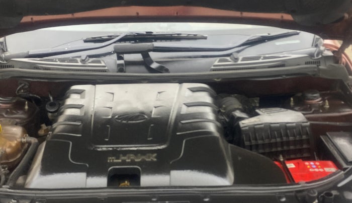 2018 Mahindra XUV500 W5, Diesel, Manual, 1,45,793 km, Engine View