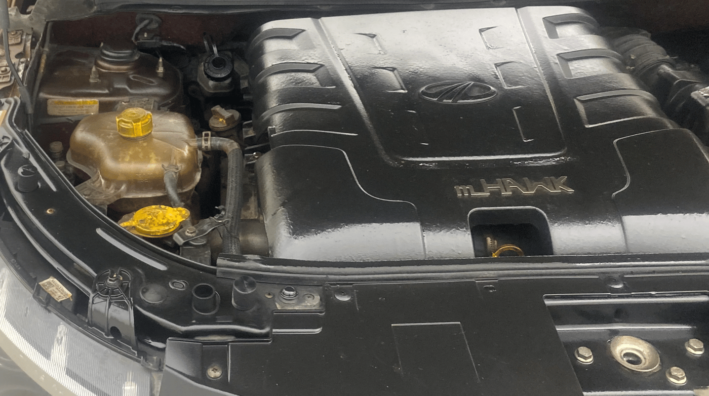 2018 Mahindra XUV500 W5, Diesel, Manual, 1,45,793 km, Engine View - Right