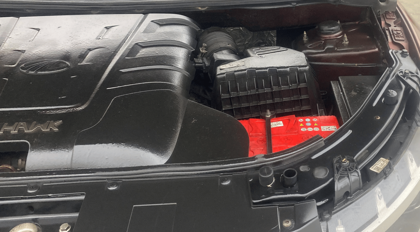 2018 Mahindra XUV500 W5, Diesel, Manual, 1,45,793 km, Engine View - Left