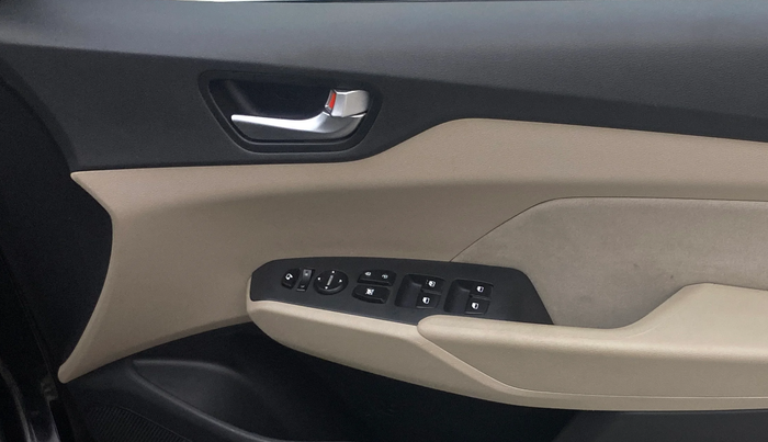 2018 Hyundai Verna 1.6 VTVT SX, Petrol, Manual, 91,155 km, Driver Side Door Panels Control