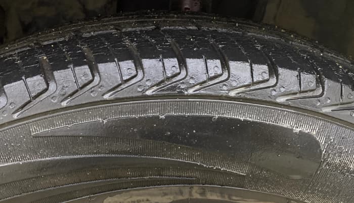 2017 Datsun Redi Go T (O), Petrol, Manual, 35,318 km, Right Front Tyre Tread