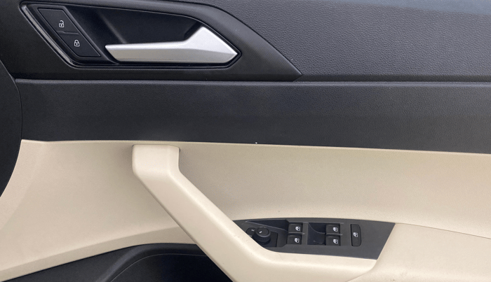 2025 Volkswagen VIRTUS COMFORTLINE TSI 1.0 MT, Petrol, Manual, 1,767 km, Driver Side Door Panels Control