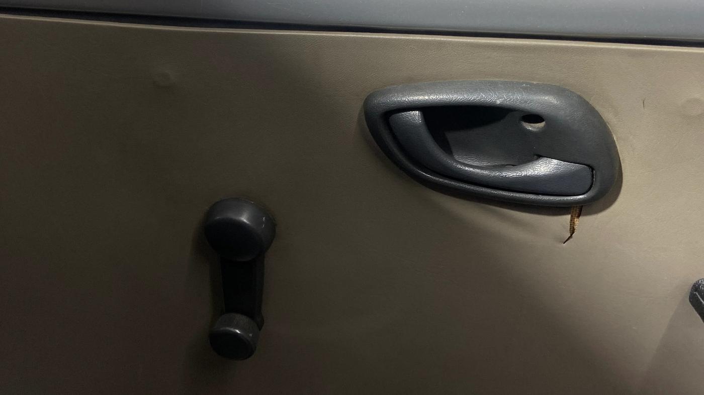 2014 Maruti Eeco 5 STR WITH A/C+HTR, CNG, Manual, 72,344 km, Driver Side Door Panels Control