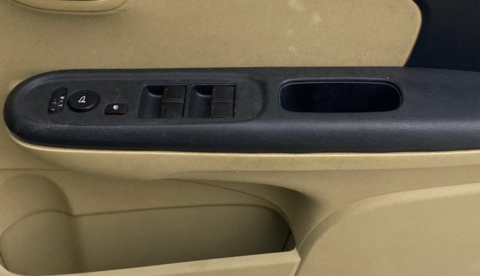 2014 Honda Brio VX MT, Petrol, Manual, 59,917 km, Driver Side Door Panels Control