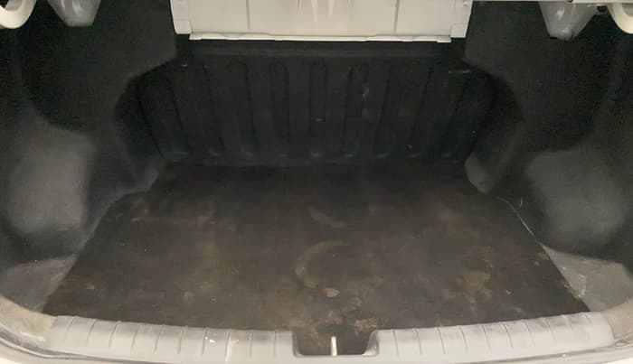 2017 Hyundai Xcent SX 1.2, Petrol, Manual, 89,636 km, Boot Inside