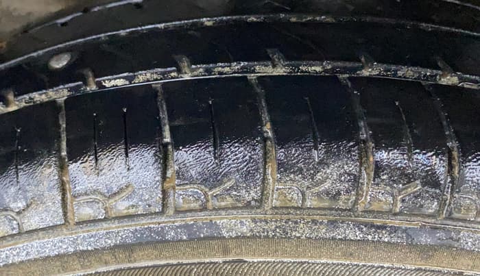 2014 Maruti Wagon R 1.0 LXI CNG, CNG, Manual, 62,452 km, Left Front Tyre Tread