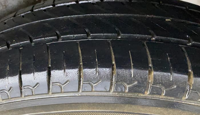 2014 Maruti Wagon R 1.0 LXI CNG, CNG, Manual, 62,452 km, Left Rear Tyre Tread