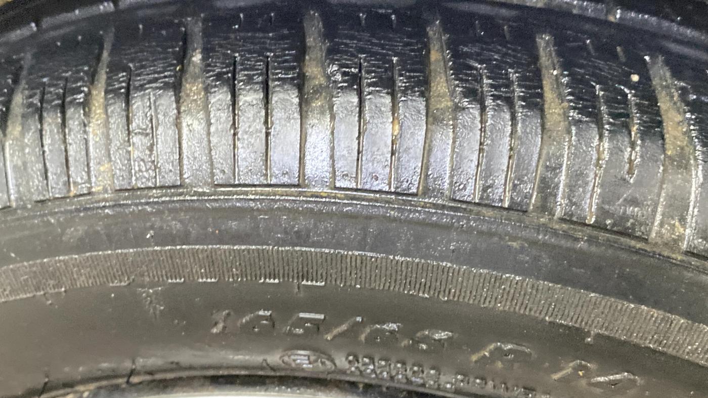 2014 Hyundai Xcent S 1.2, Petrol, Manual, 32,025 km, Right Rear Tyre Tread