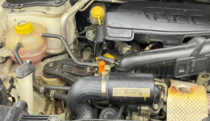 2023 Mahindra XUV300 W8 (O) 1.2 PETROL, Petrol, Manual, 34,807 km, Engine View - Right