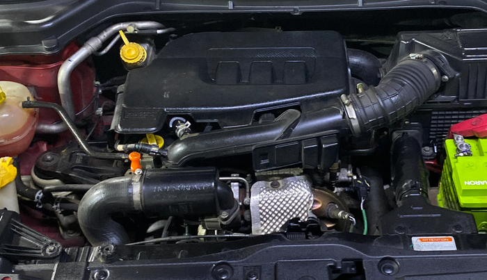 2020 Mahindra XUV300 W6 1.2 PETROL, Petrol, Manual, 33,270 km, Engine View