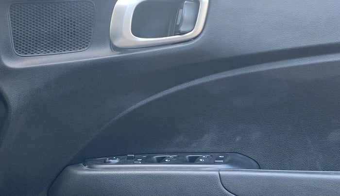 2021 Hyundai VENUE S 1.2, Petrol, Manual, 50,845 km, Driver Side Door Panels Control