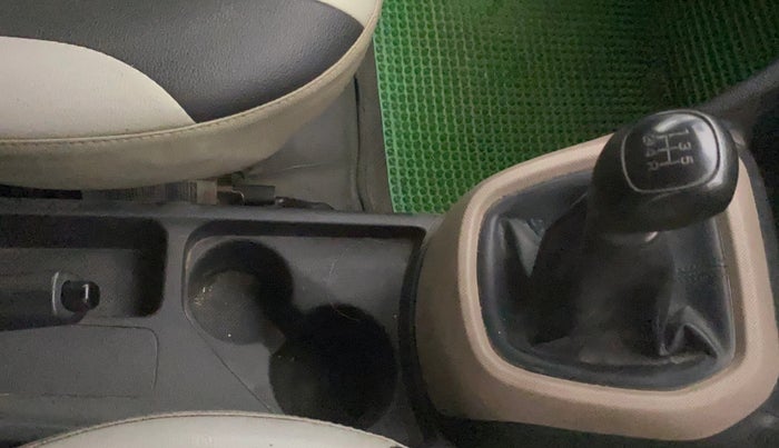 2017 Hyundai Grand i10 MAGNA 1.2 KAPPA VTVT, CNG, Manual, 85,465 km, Gear Lever