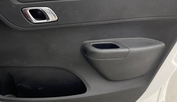 2020 Renault Kwid RXT 1.0 AMT (O), Petrol, Automatic, 40,182 km, Driver Side Door Panels Control