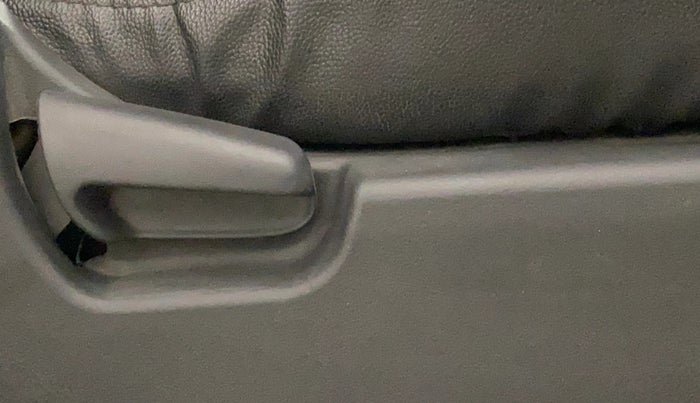 2018 Maruti Wagon R 1.0 LXI CNG, CNG, Manual, 95,321 km, Driver Side Adjustment Panel