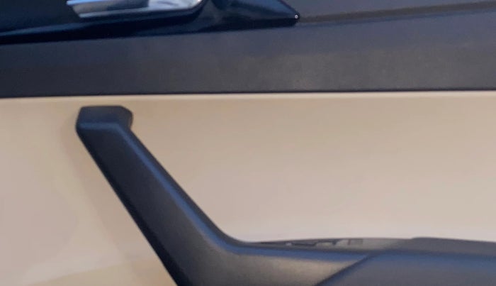 2023 Skoda SLAVIA STYLE 1.0L TSI MT, Petrol, Manual, 27,635 km, Driver Side Door Panels Control