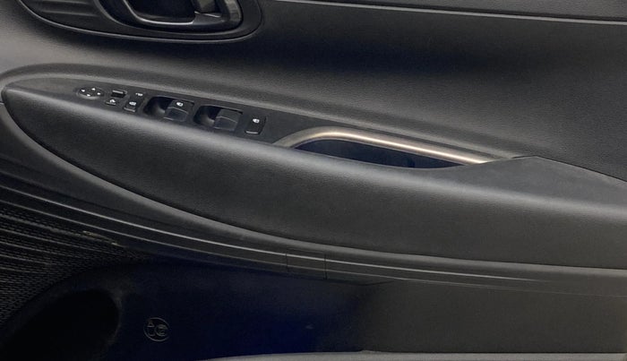 2021 Hyundai NEW I20 ASTA (O) 1.2 MT, Petrol, Manual, 87,249 km, Driver Side Door Panels Control