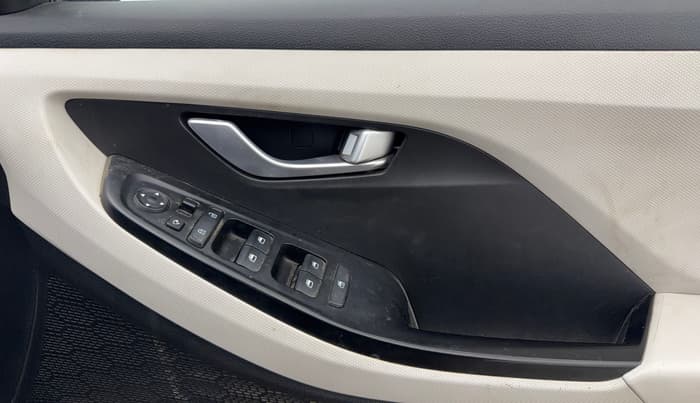 2023 Hyundai Creta SX 1.5 PETROL, Petrol, Manual, 59,341 km, Driver Side Door Panels Control
