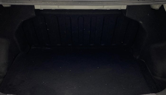 2015 Hyundai Xcent S 1.2, Petrol, Manual, 1,09,398 km, Boot Inside