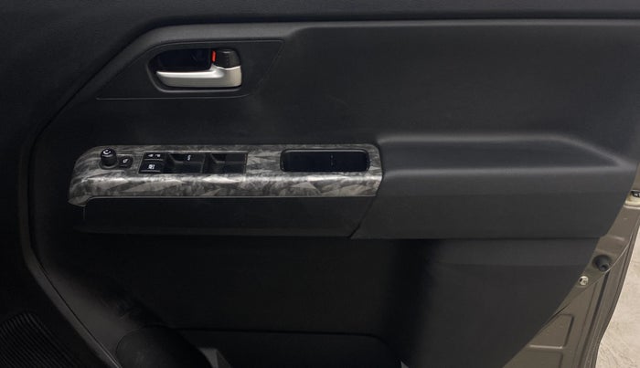 2019 Maruti New Wagon-R ZXI 1.2 AMT, Petrol, Automatic, 83,840 km, Driver Side Door Panels Control